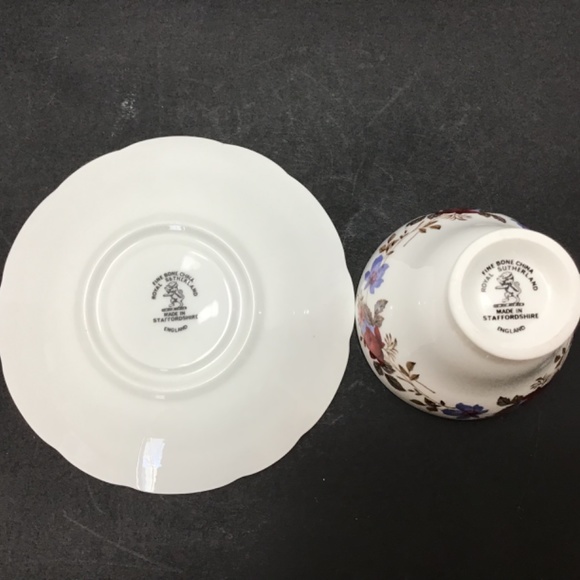 VTG Royal Sutherland Staffordshire Fine Bone China Tea Cup and Sauce Set Roses - Picture 7 of 7